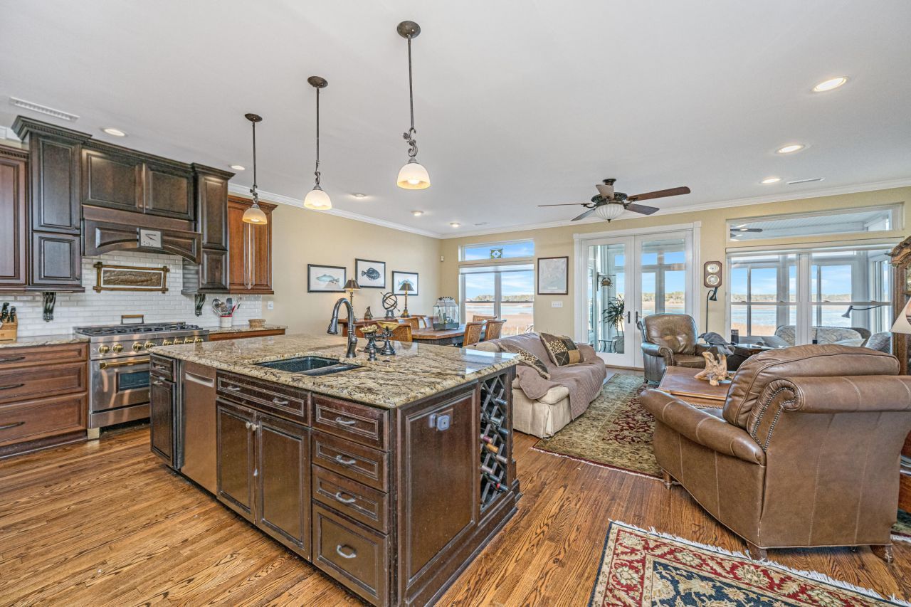 2206 Folly Road Photo 11