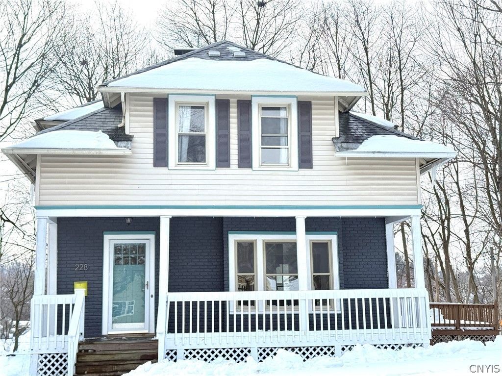 228 Westminster Ave, Syracuse, NY 13210 Main Photo