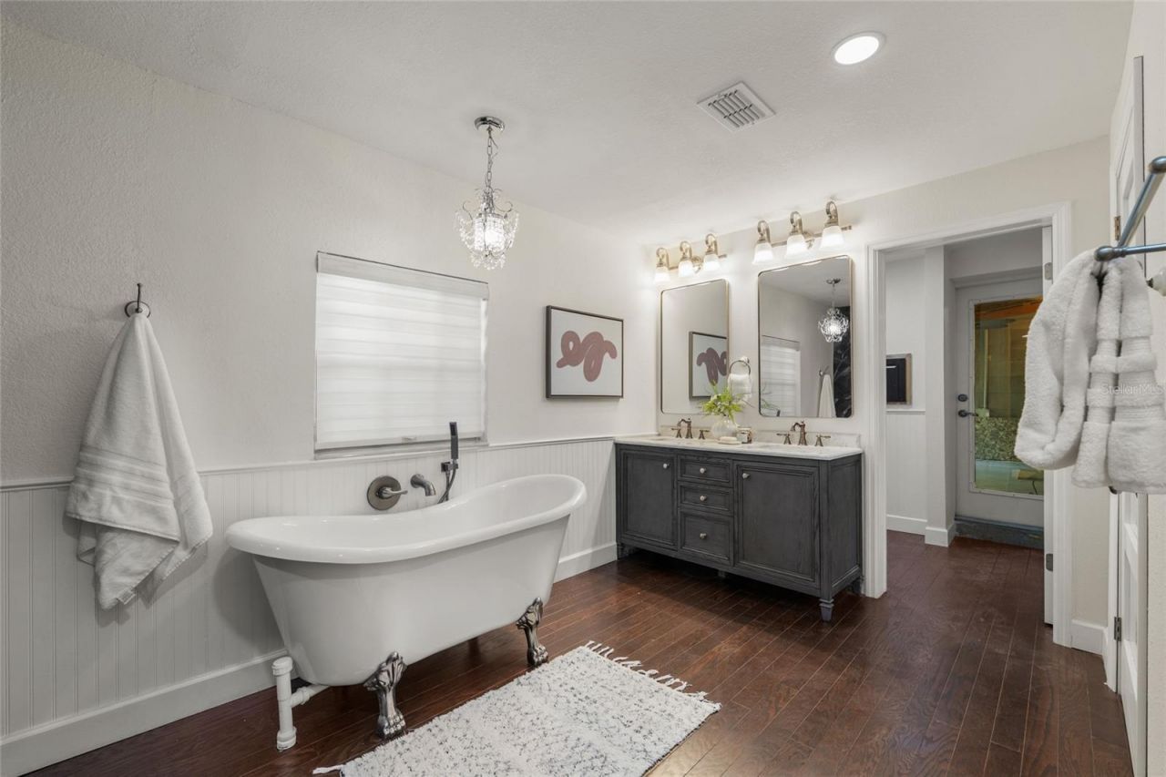 300 E Idlewild Avenue, Tampa, FL 33604 Photo