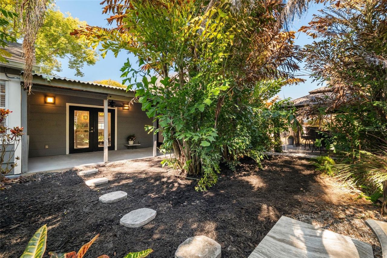 300 E Idlewild Avenue, Tampa, FL 33604 Photo