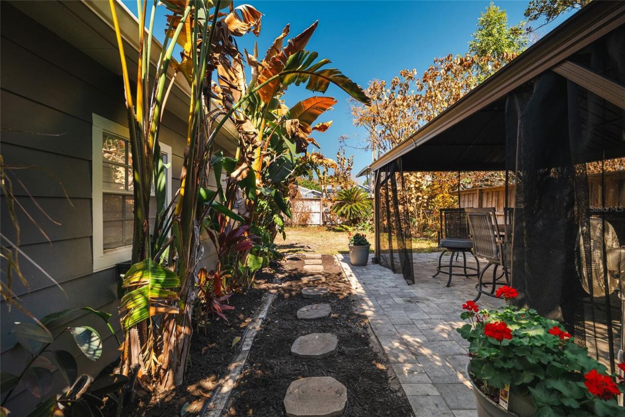 300 E Idlewild Avenue, Tampa, FL 33604 Photo