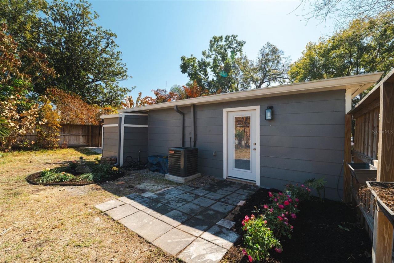 300 E Idlewild Avenue, Tampa, FL 33604 Photo