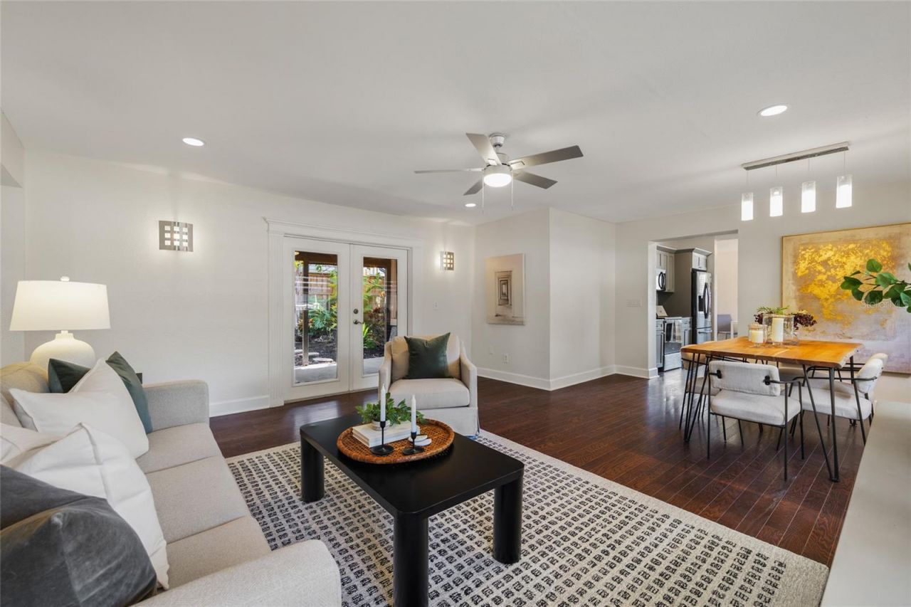 300 E Idlewild Avenue, Tampa, FL 33604 Photo