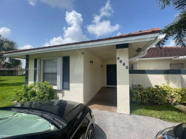 9863 Three Lakes Cir, Boca Raton, FL 33428