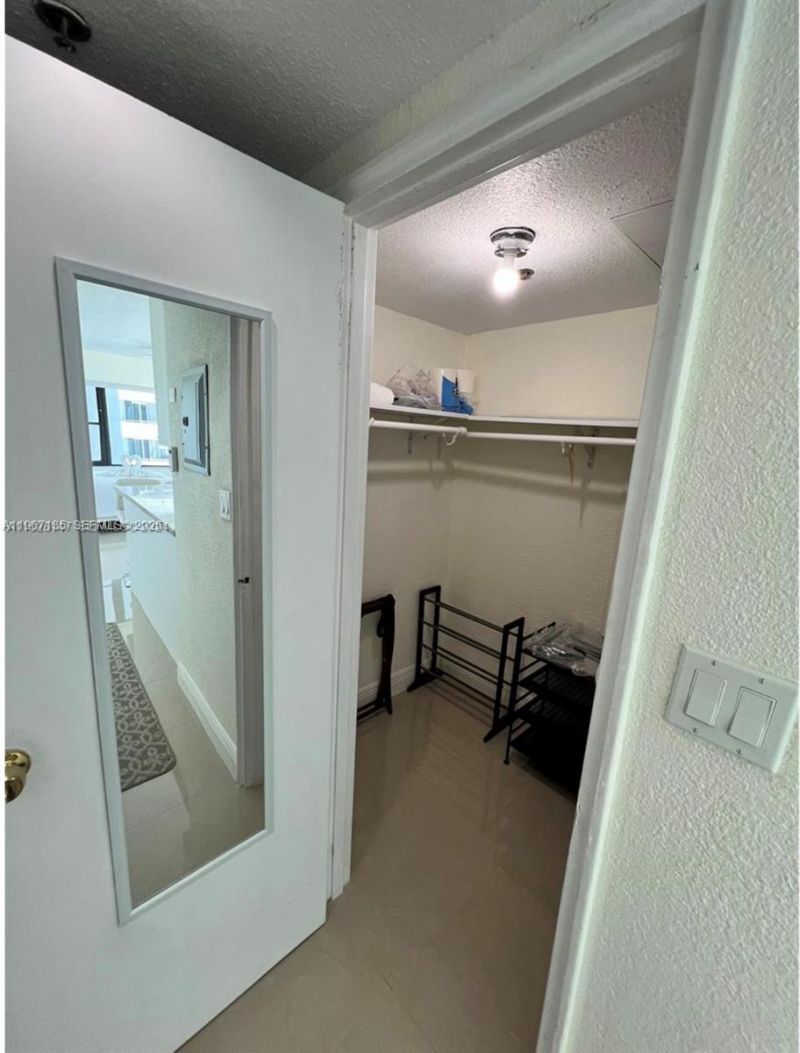 6345 Collins Ave, Unit 908, Miami Beach, FL 33141 Photo