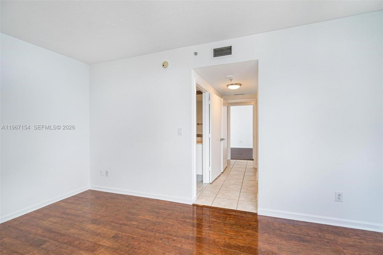 325 S Biscayne Blvd, Unit 4115, Miami, FL 33131 Photo