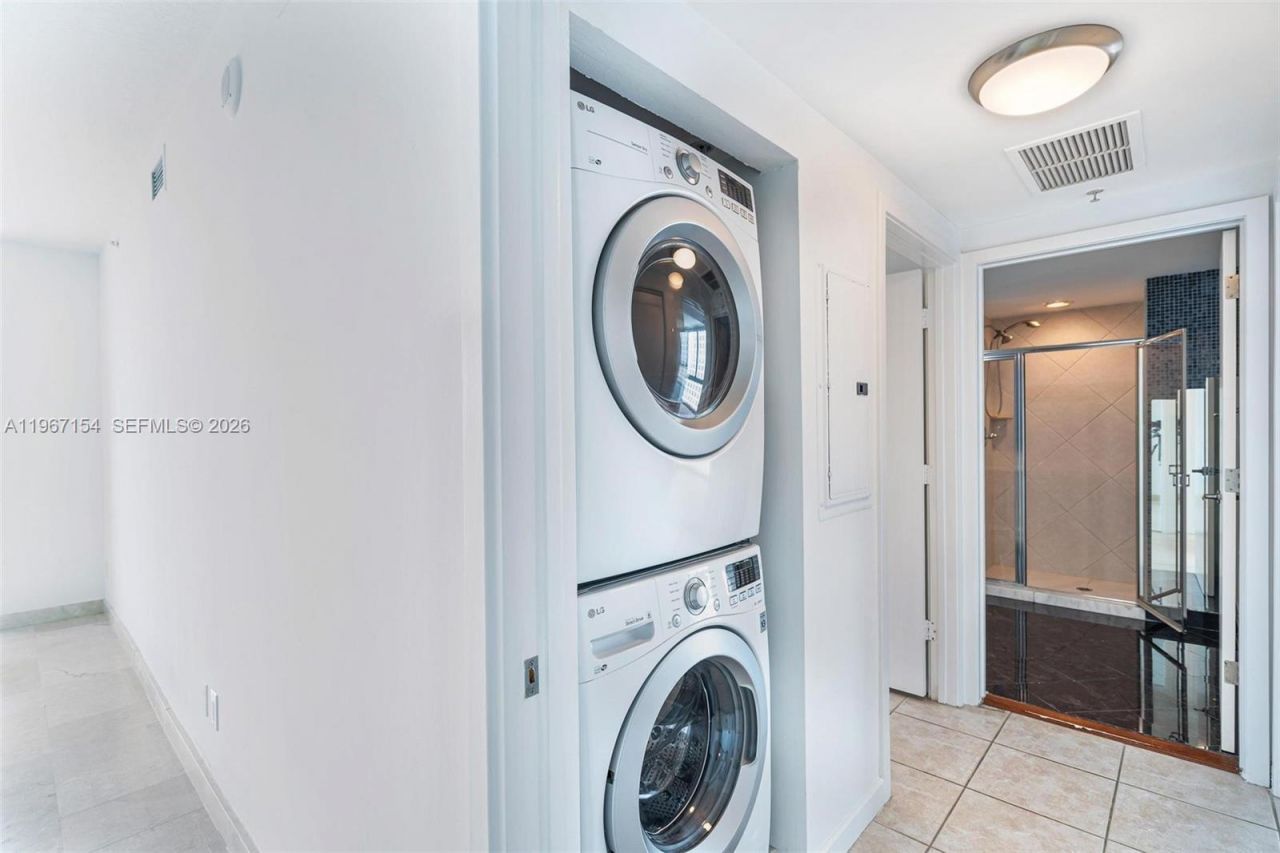 325 S Biscayne Blvd, Unit 4115, Miami, FL 33131 Photo