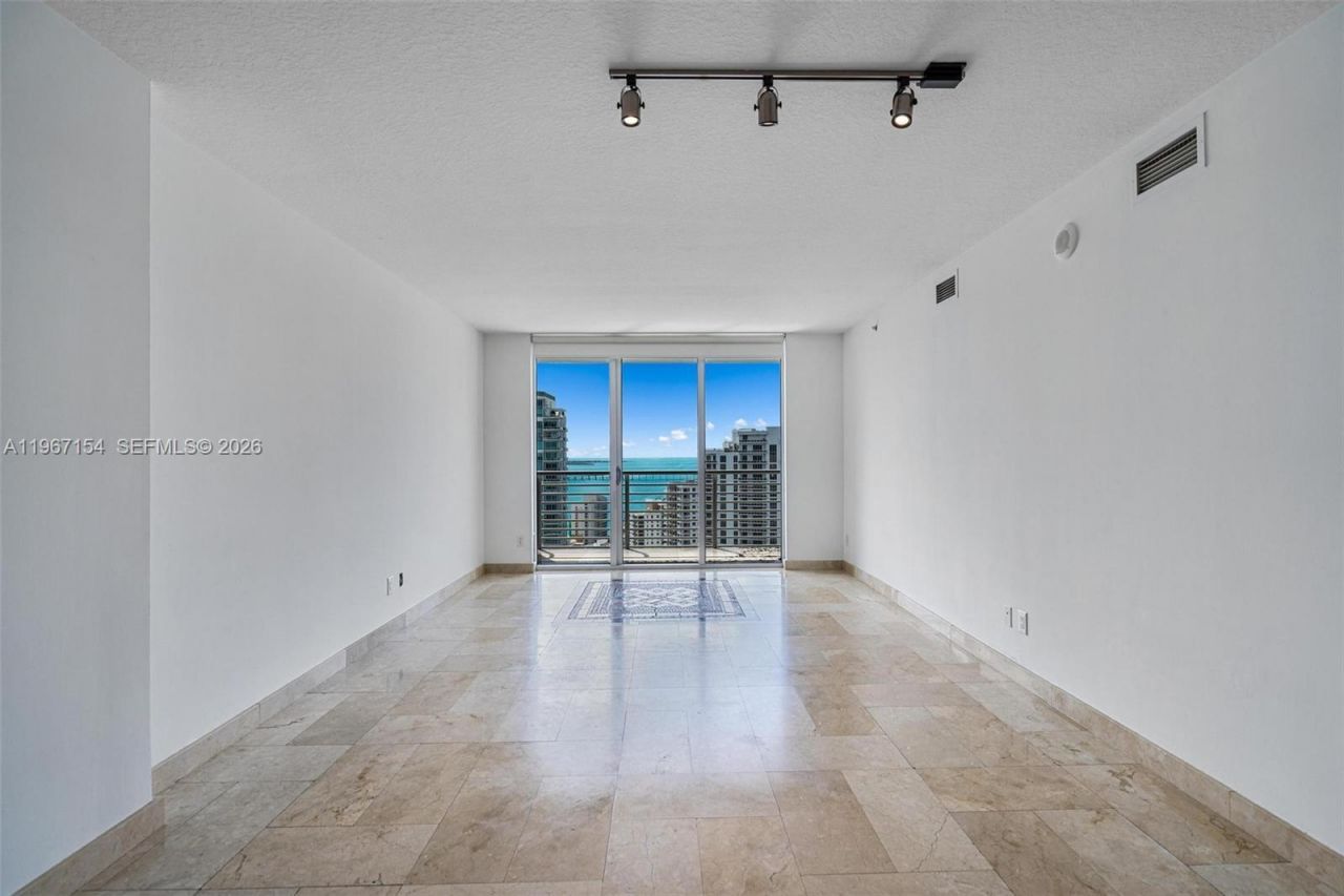 325 S Biscayne Blvd, Unit 4115, Miami, FL 33131 Photo