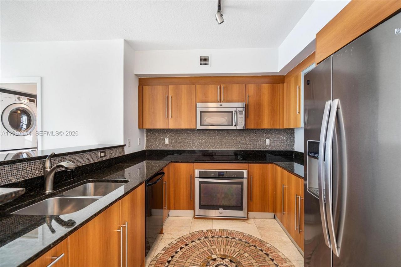 325 S Biscayne Blvd, Unit 4115, Miami, FL 33131 Photo