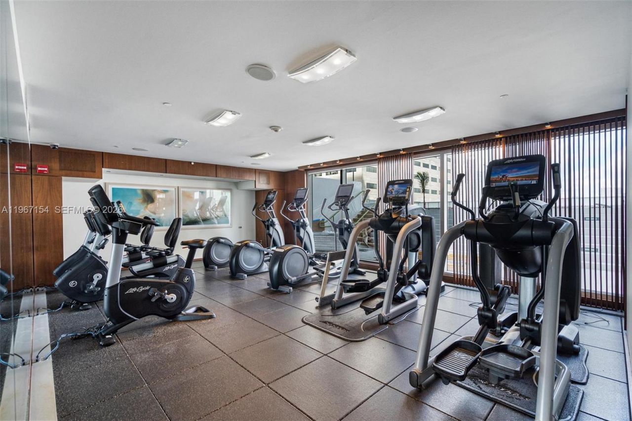 325 S Biscayne Blvd, Unit 4115, Miami, FL 33131 Photo