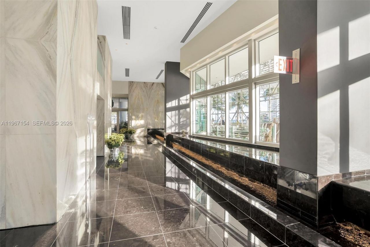 325 S Biscayne Blvd, Unit 4115, Miami, FL 33131 Photo