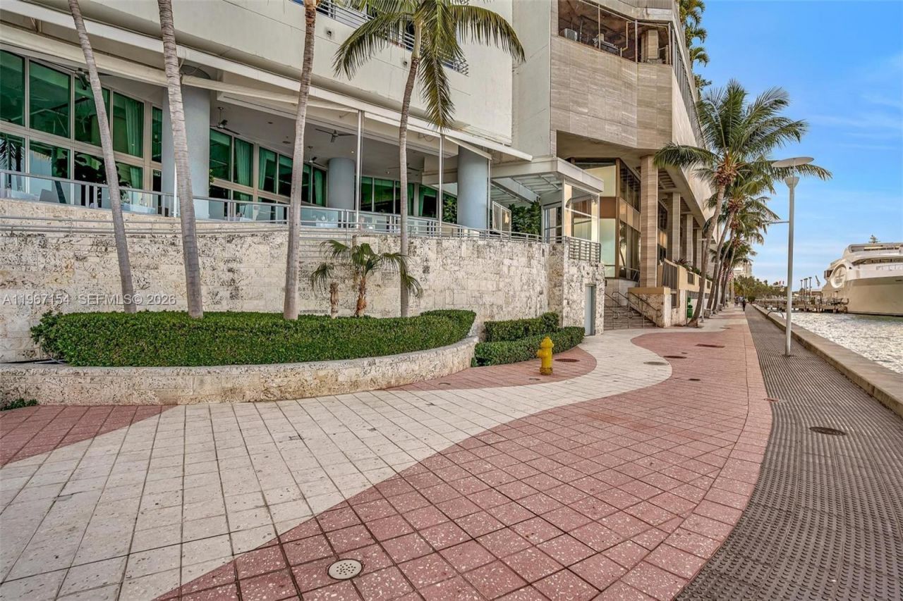 325 S Biscayne Blvd, Unit 4115, Miami, FL 33131 Photo