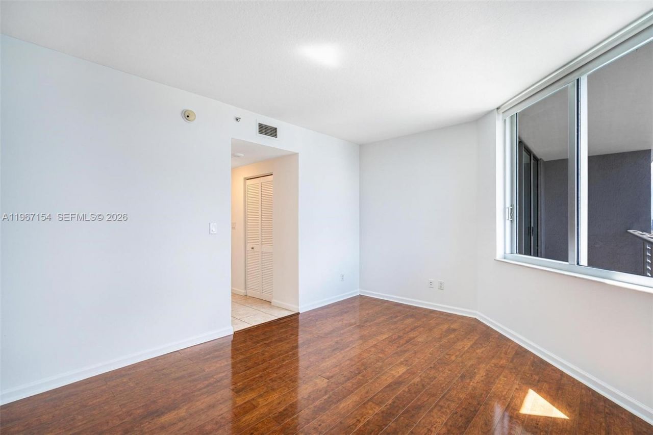 325 S Biscayne Blvd, Unit 4115, Miami, FL 33131 Photo