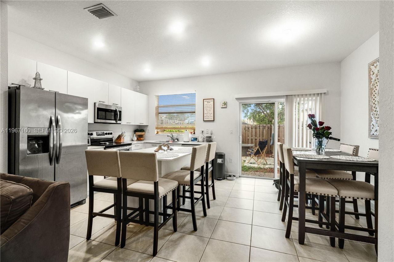 12121 NW 23rd Ct , Miami, FL 33167 Photo