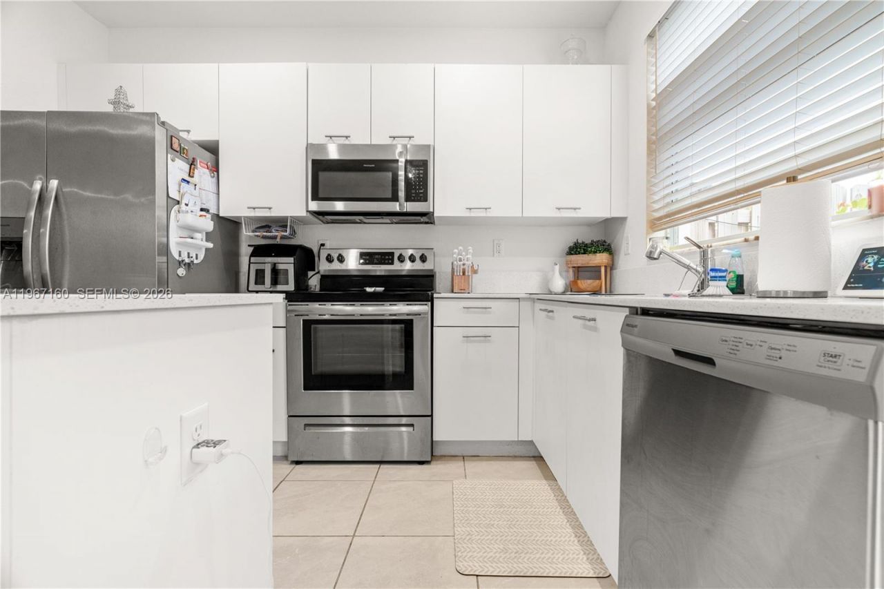 12121 NW 23rd Ct , Miami, FL 33167 Photo