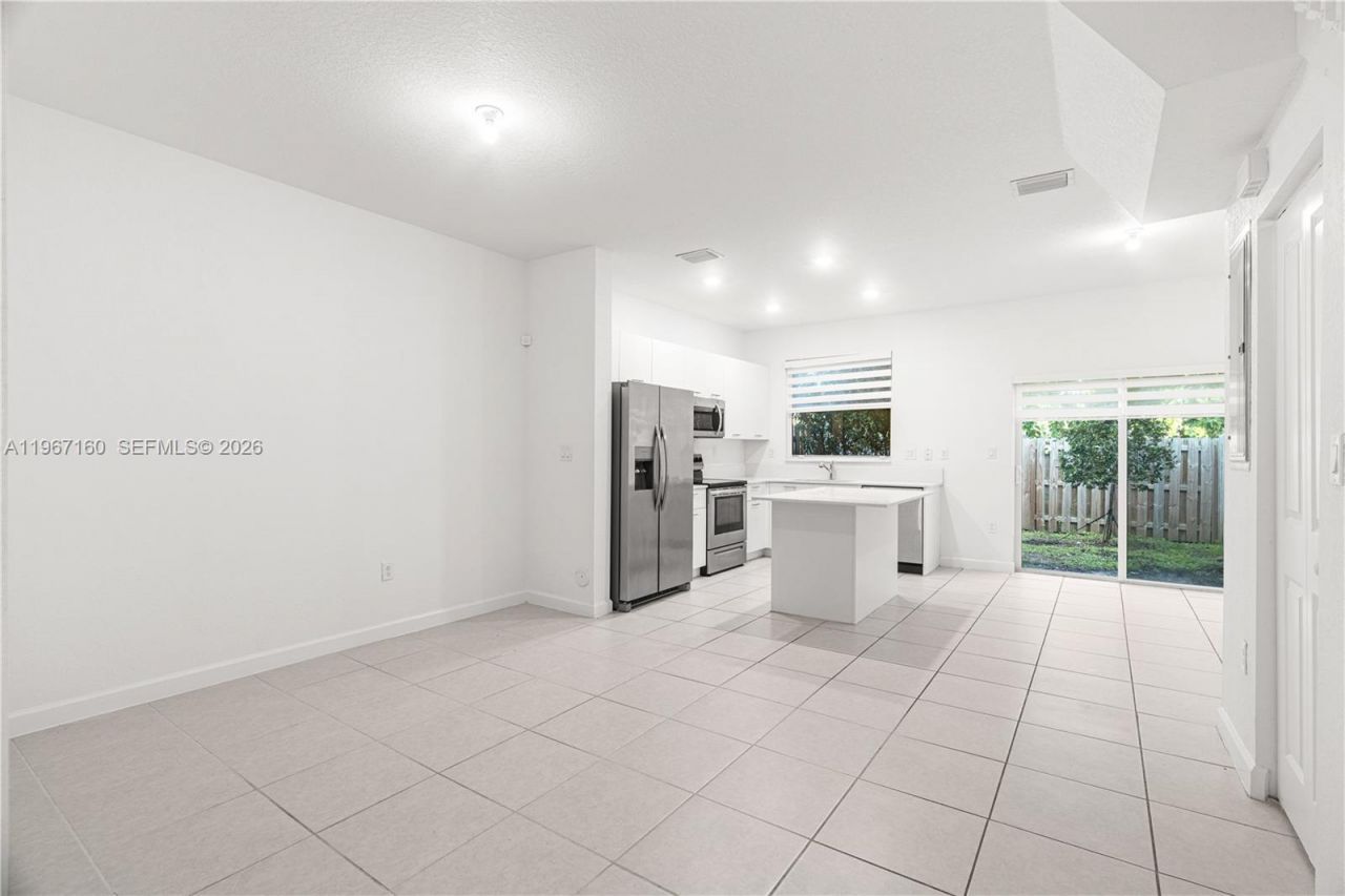 12121 NW 23rd Ct, Miami, FL 33167 Photo