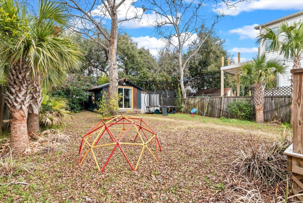 26 Gordon Street Photo 25