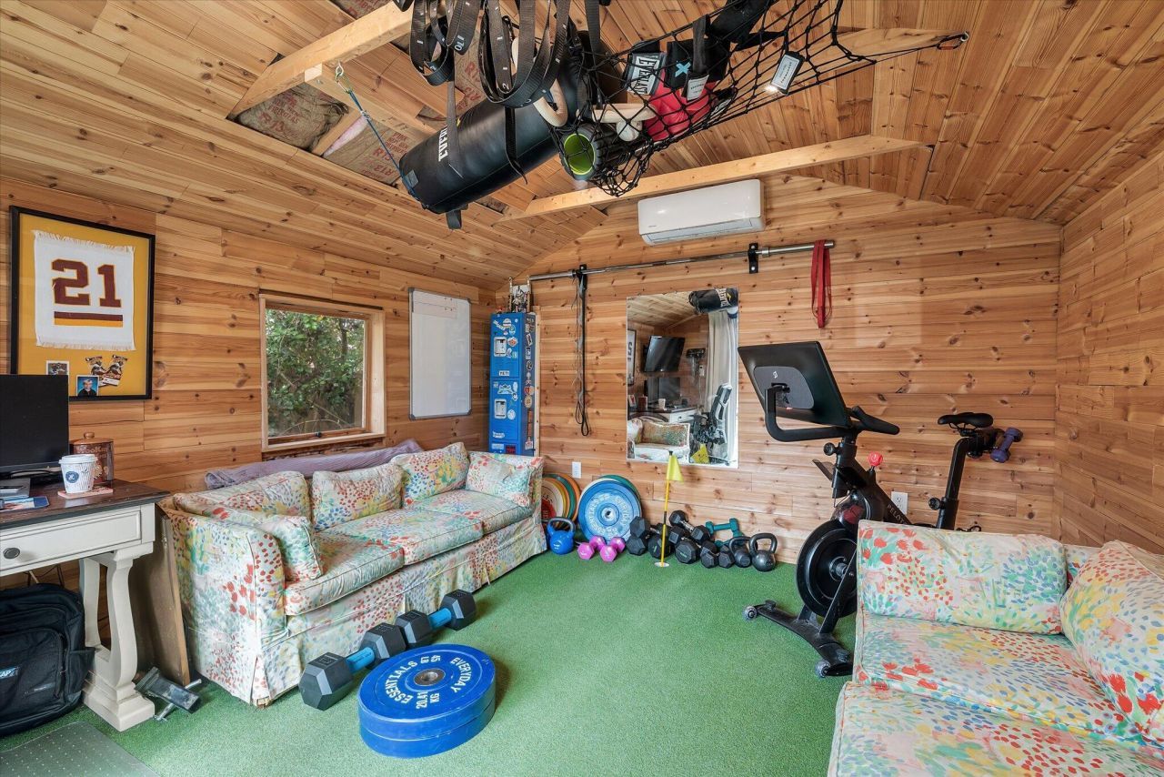 26 Gordon Street Photo 27