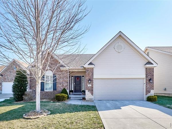 935 Ridgepointe Place Circle, Lake St Louis, MO 63367