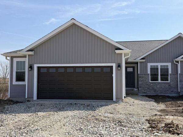 121 Resort DRIVE, Johnson Creek, WI 53038