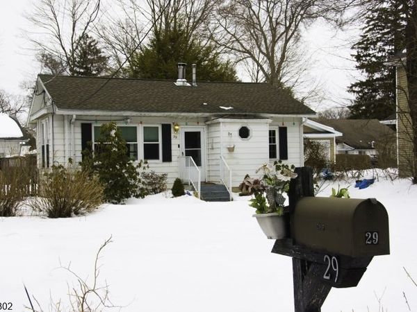 29 Forest Rd, Mount Olive, NJ 07828