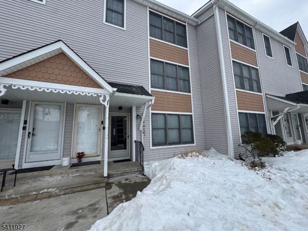 62 Heritage Ln, Hamburg, NJ 07419