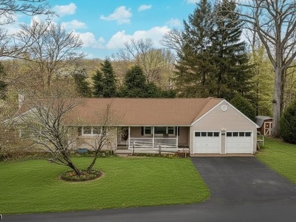 11 Beech St, Byram, NJ 07874