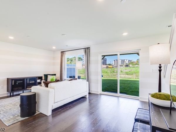 81 Eastwood Ter, East Hanover, NJ 07936