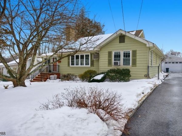 13 Iroquois Ave, Parsippany-Troy Hills, NJ 07034