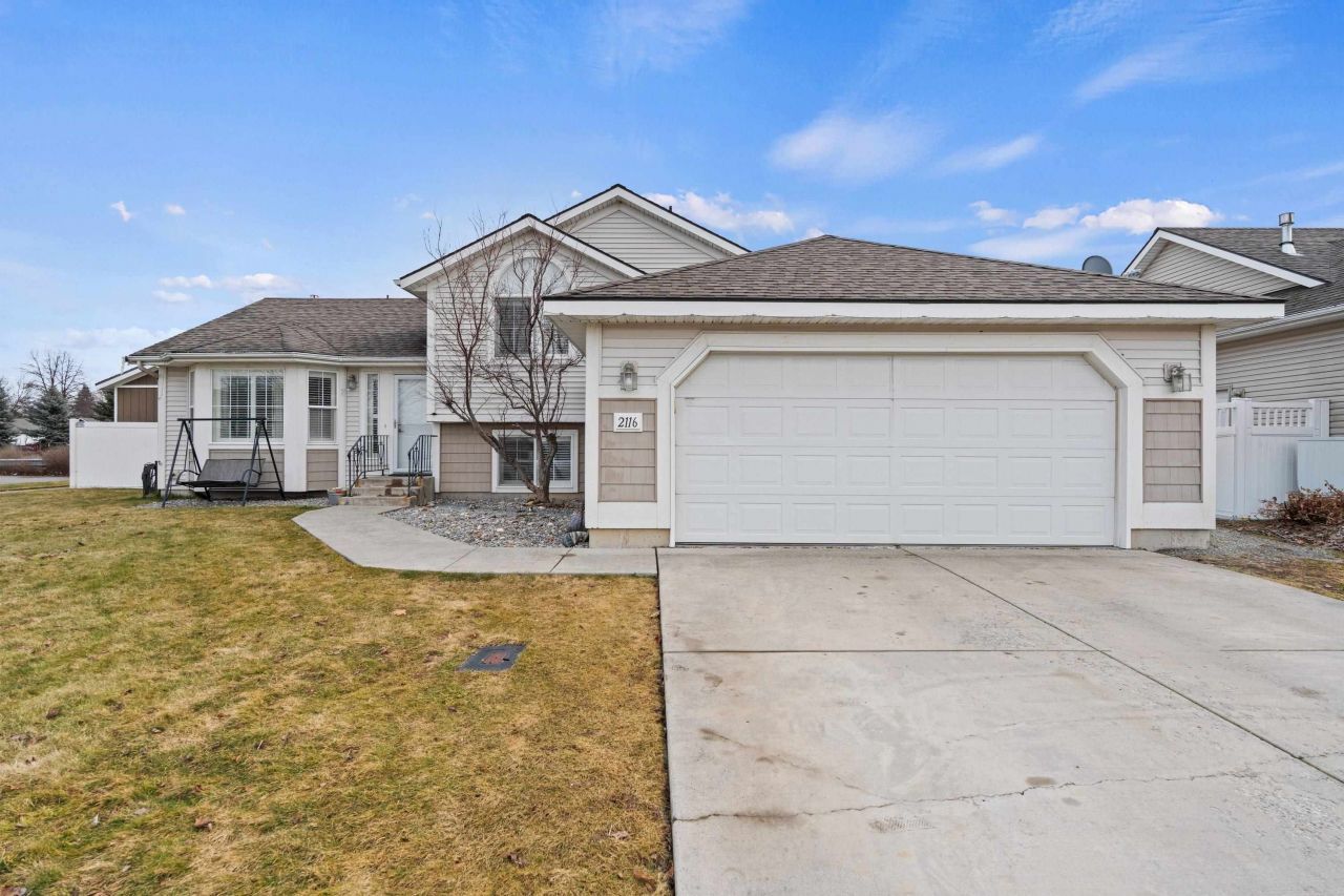 2116 N Tschirley Rd, Greenacres, WA 99016 Main Photo