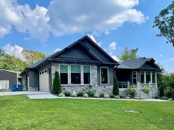 7515 Hutchens Road , Bentonville, AR 72713