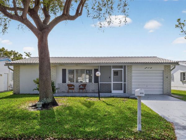 8950 NW 13th St, Plantation, FL 33322