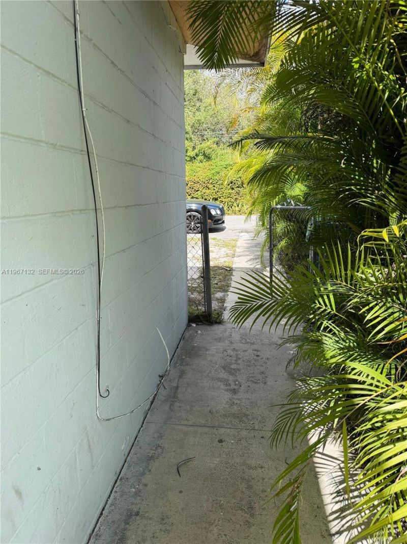2340 NW 81st St , Unit 1, Miami, FL 33147 Photo