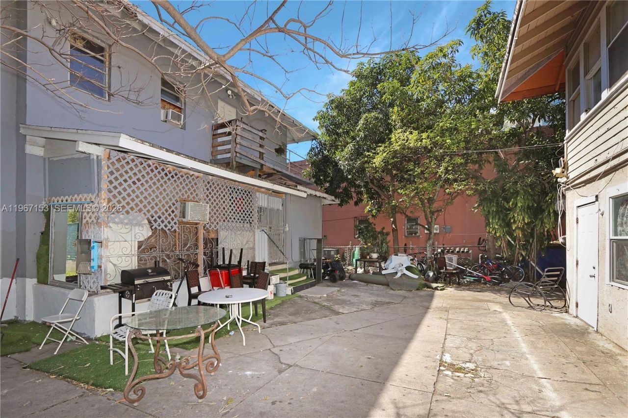 767 SW 2nd St , Miami, FL 33130 Photo