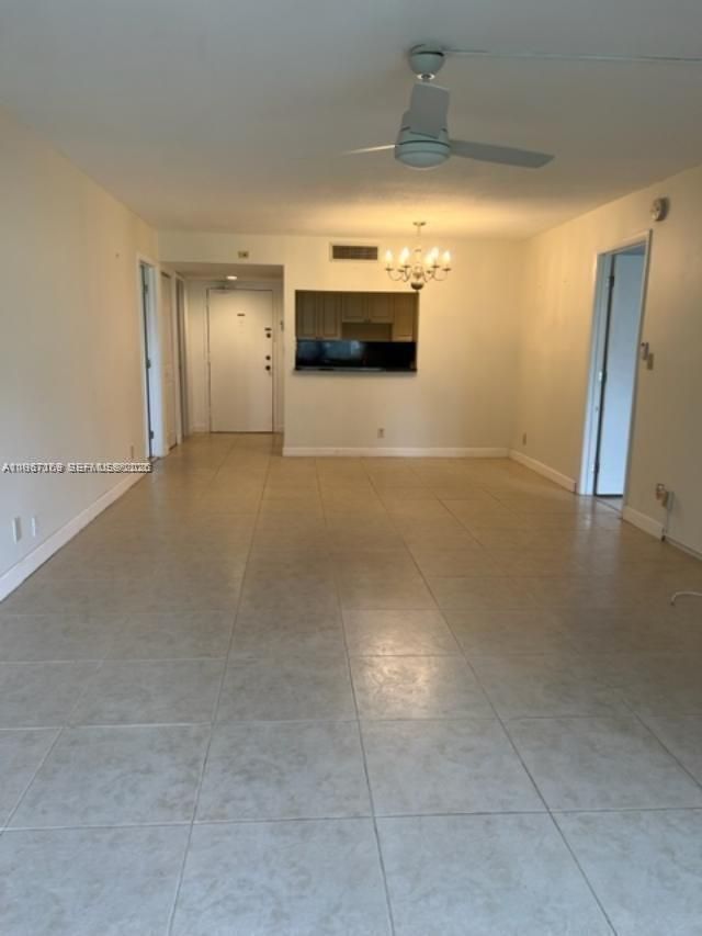 230 Lakeview Dr, Unit 107, Weston, FL 33326 Photo