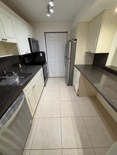 230 Lakeview Dr, Unit 107, Weston, FL 33326 Photo