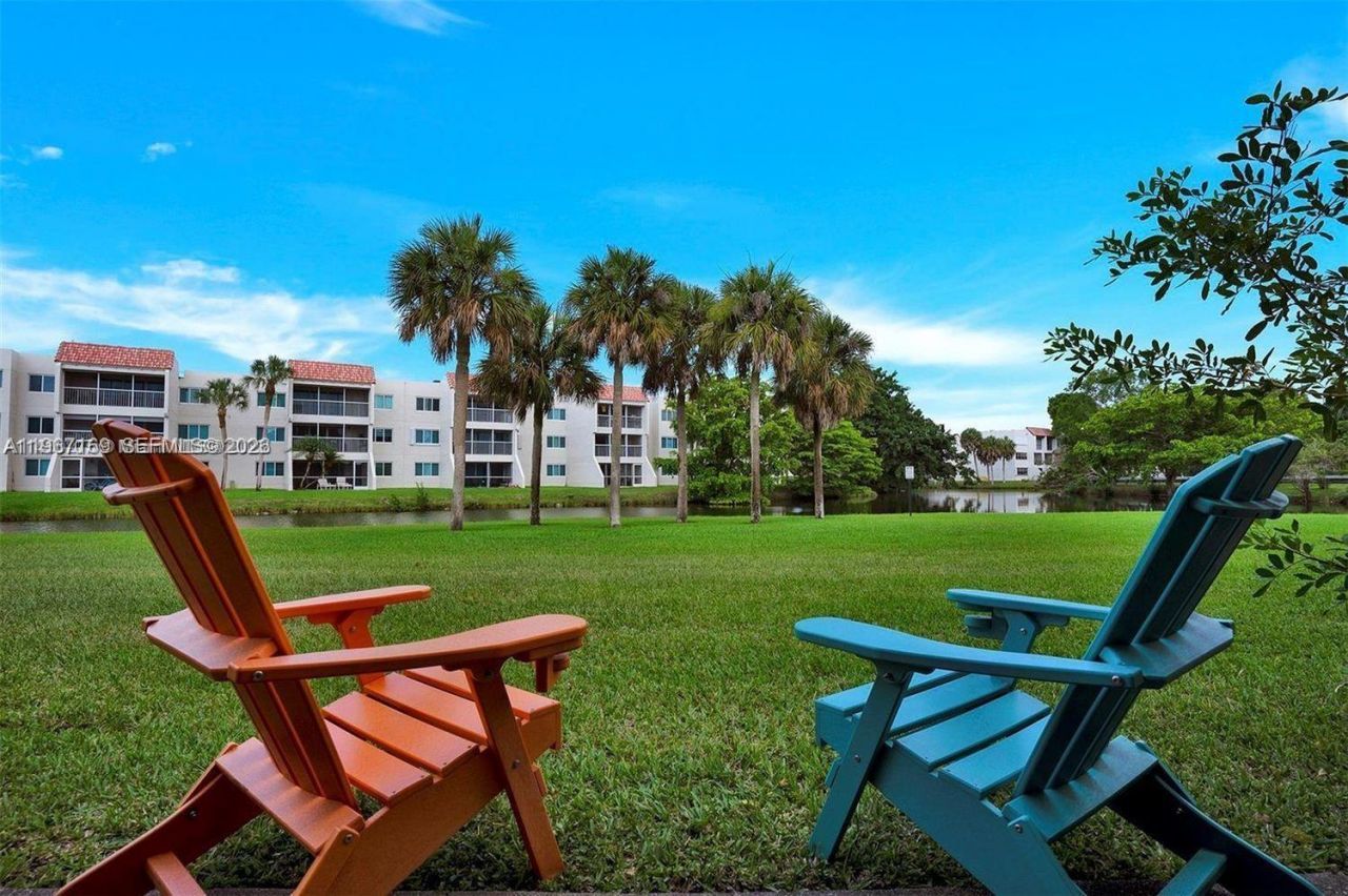 230 Lakeview Dr, Unit 107, Weston, FL 33326 Photo