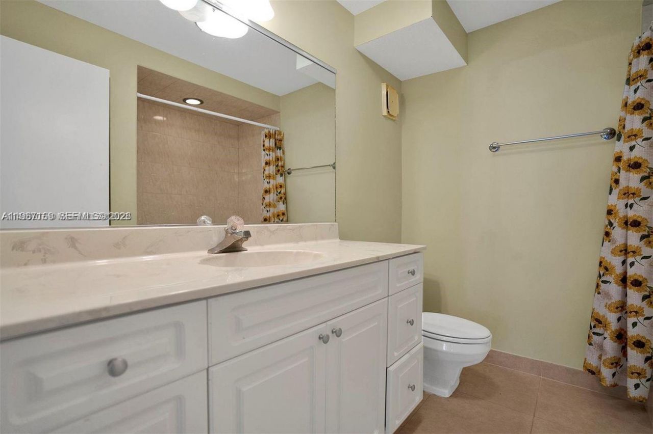 230 Lakeview Dr, Unit 107, Weston, FL 33326 Photo