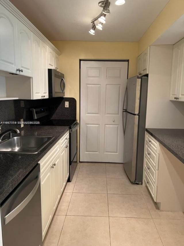 230 Lakeview Dr, Unit 107, Weston, FL 33326 Photo