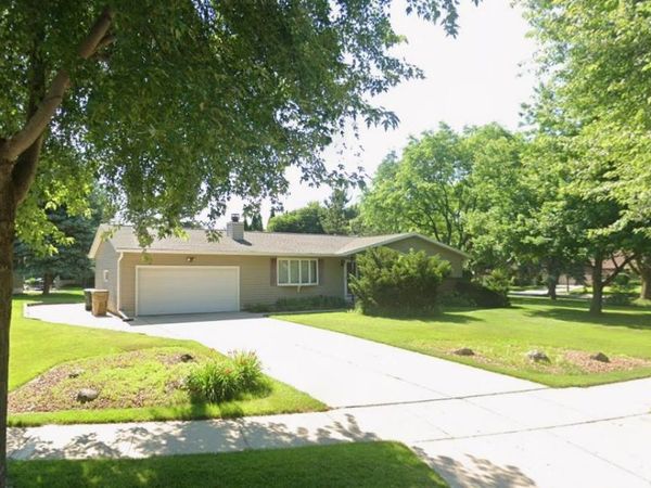 5001 Stonehaven Drive, Madison, WI 53716