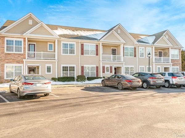 196 Somerset Drive , Massapequa, NY 11758