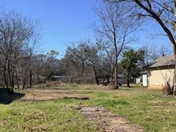 906 Virginia Street , Graham, TX 76450