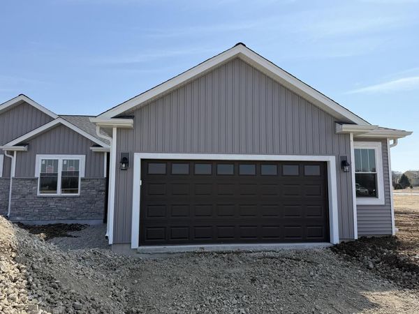 123 Resort DRIVE, Johnson Creek, WI 53038