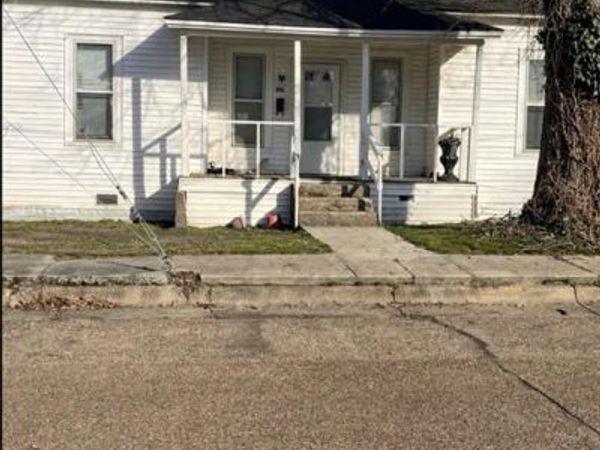 212 S Jackson Street , Kennett, MO 63857