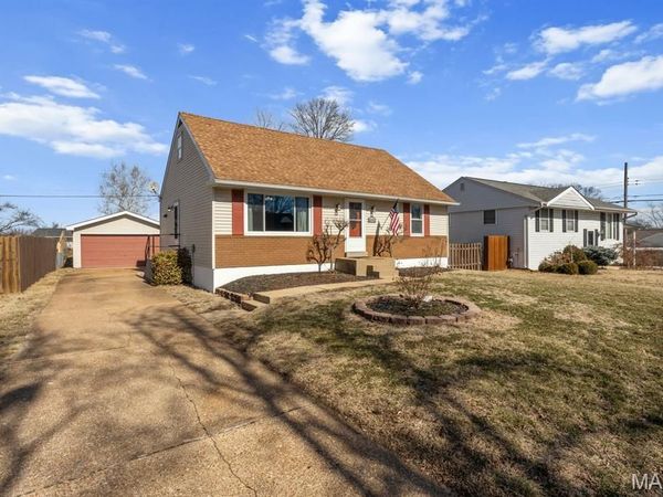 10915 Three Court Drive, St Louis, MO 63123