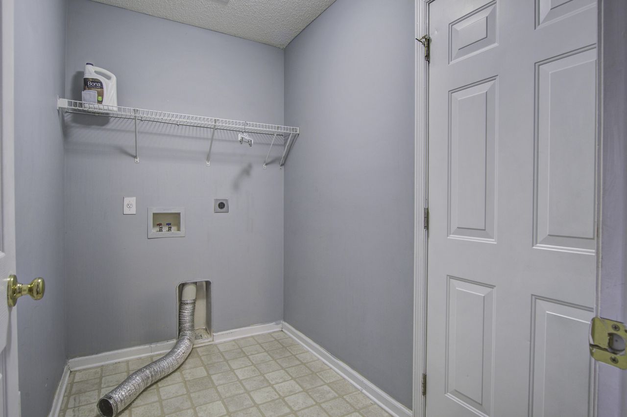 8637 Chloe Lane Photo 19