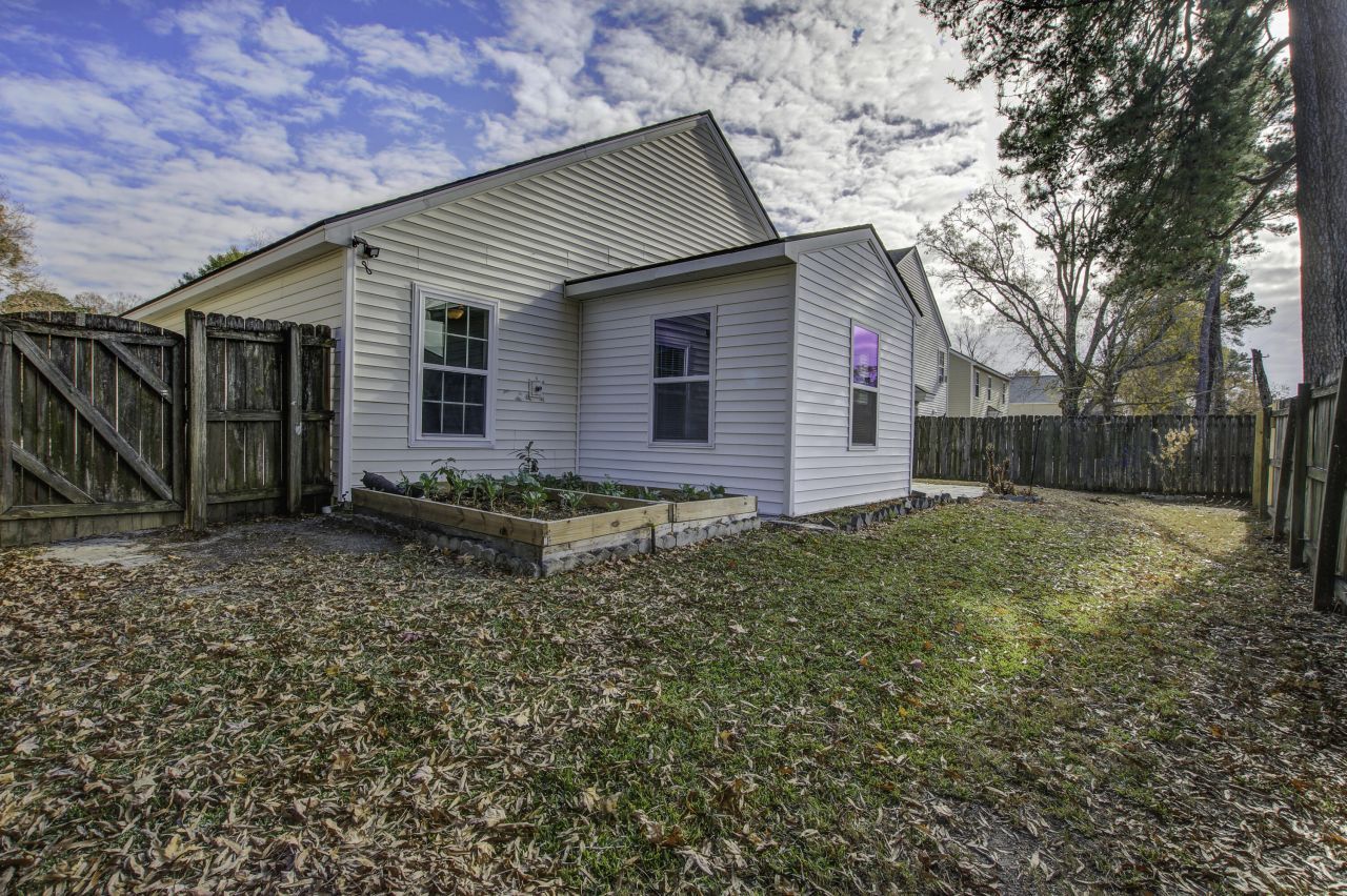 8637 Chloe Lane Photo 22