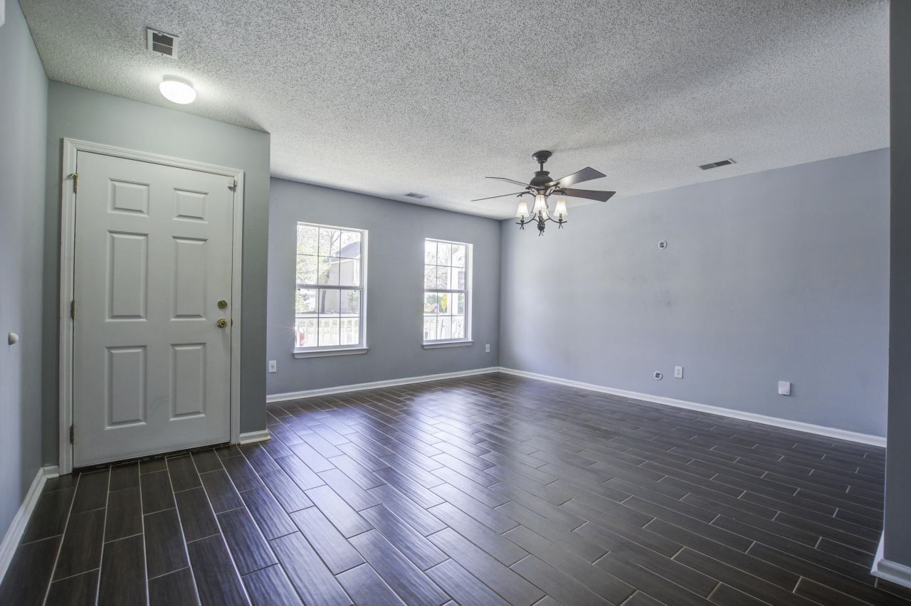 8637 Chloe Lane Photo 6