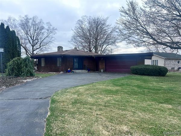 9136 Shinanguag Drive, Atlas Twp, MI 48438