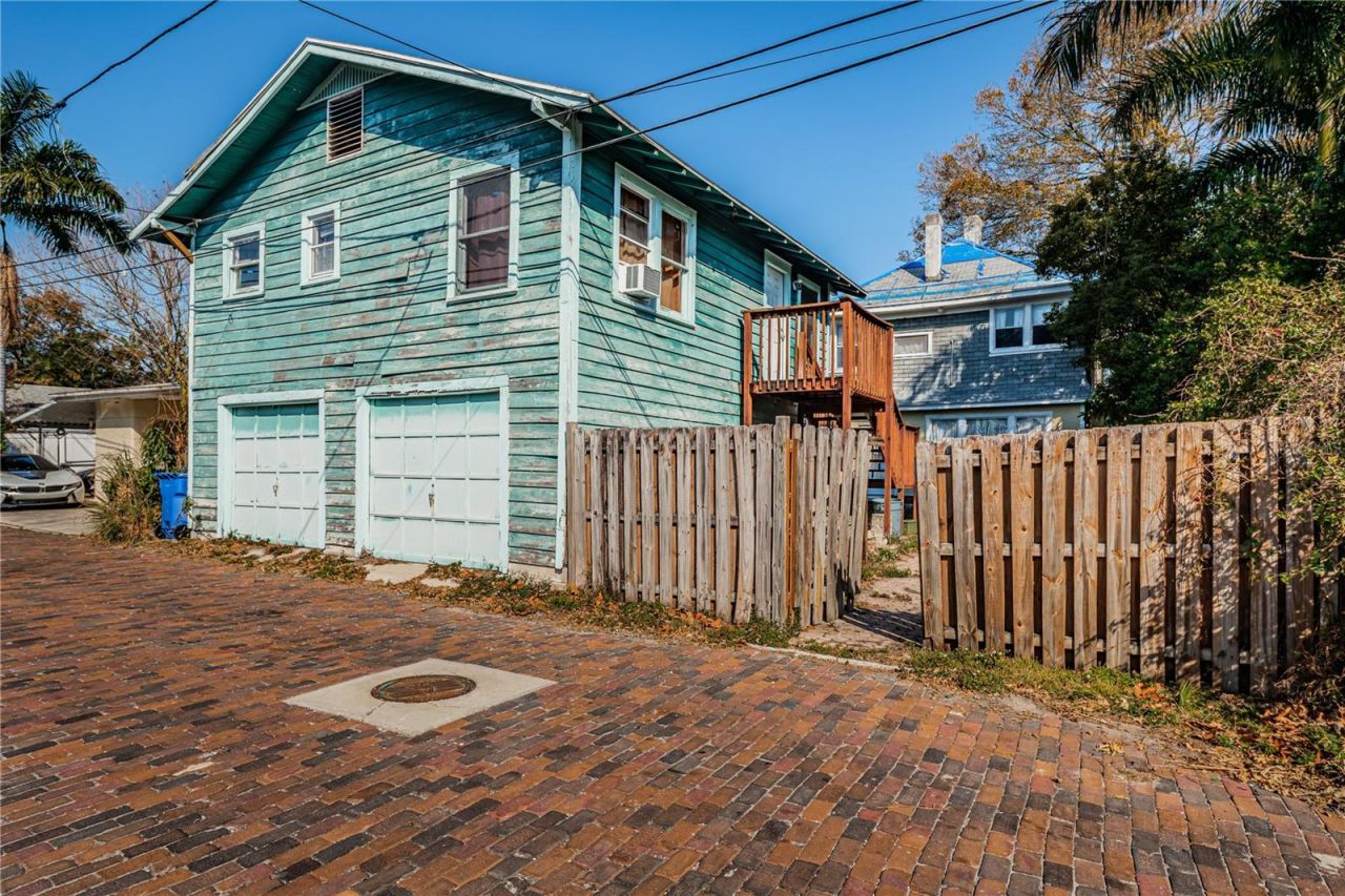 138 10th Avenue Ne, Saint Petersburg, FL 33701 Photo